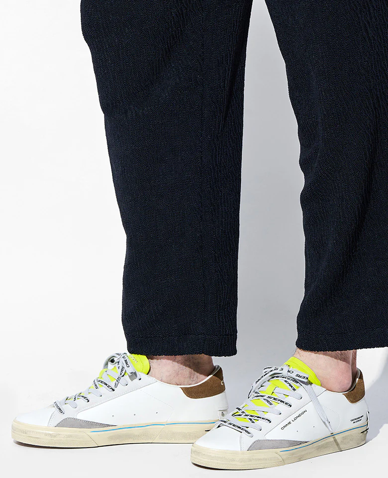 DISTRESSED 2.0 - Image 2