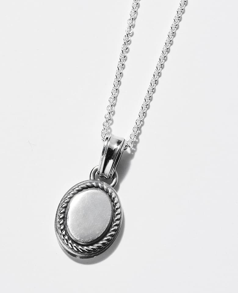 OVAL ENCLOSED SIGNET RPENDANT - Image 2