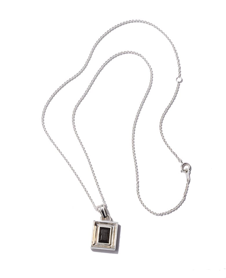 ART FRAME PENDANT  “ROUND AND ROUND” - Image 2