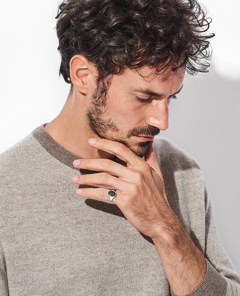 OVAL ENCLOSED SIGNET RING - Image 2